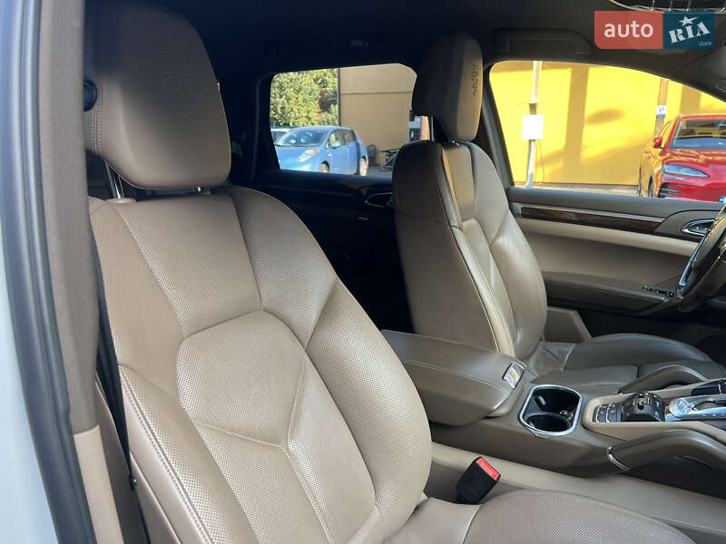 Внедорожник / Кроссовер Porsche Cayenne 2012 в Луцке фото 36 Внедорожник / Кроссовер Porsche Cayenne 2012 в Луцке