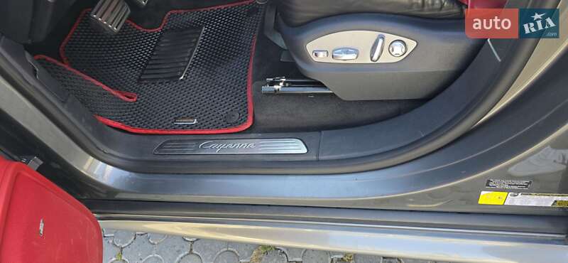 Внедорожник / Кроссовер Porsche Cayenne 2015 в Черновцах фото 49 Внедорожник / Кроссовер Porsche Cayenne 2015 в Черновцах