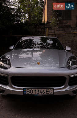 Porsche Cayenne 2016