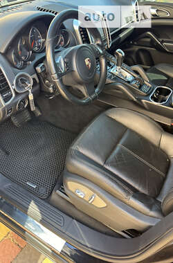 Внедорожник / Кроссовер Porsche Cayenne 2011 в 