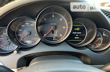 Внедорожник / Кроссовер Porsche Cayenne 2011 в 