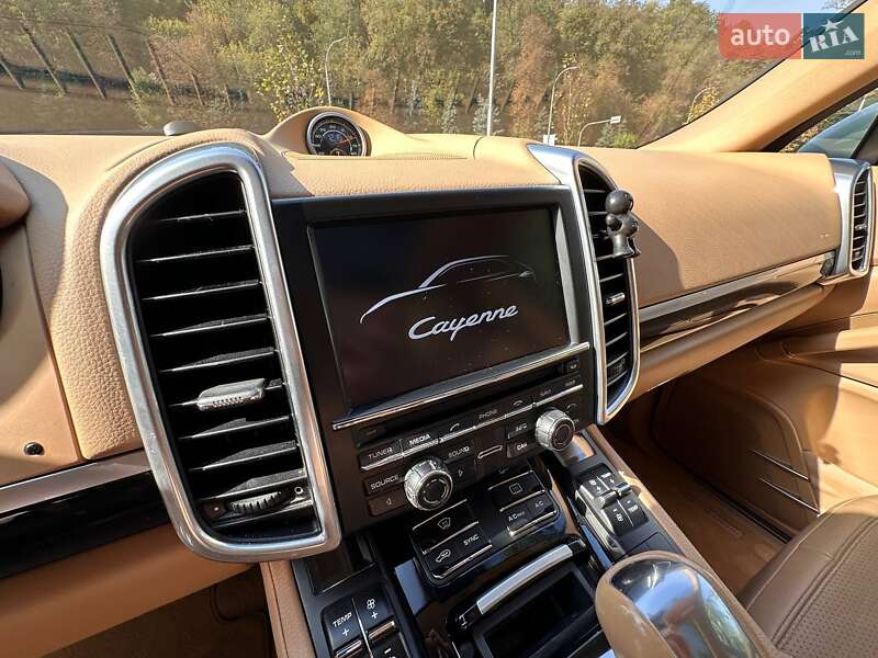 Внедорожник / Кроссовер Porsche Cayenne 2014 в Киеве