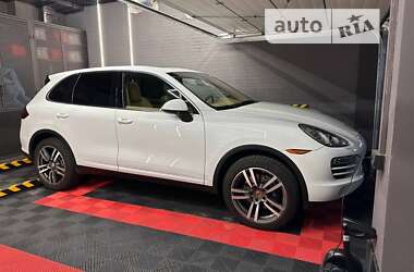 Внедорожник / Кроссовер Porsche Cayenne 2014 в Киеве