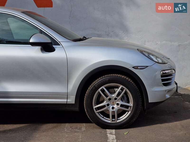 Позашляховик / Кросовер Porsche Cayenne 2012 в Одесі