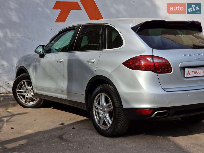 Позашляховик / Кросовер Porsche Cayenne 2012 в Одесі