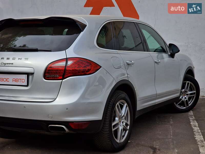 Позашляховик / Кросовер Porsche Cayenne 2012 в Одесі