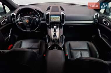 Позашляховик / Кросовер Porsche Cayenne 2012 в 