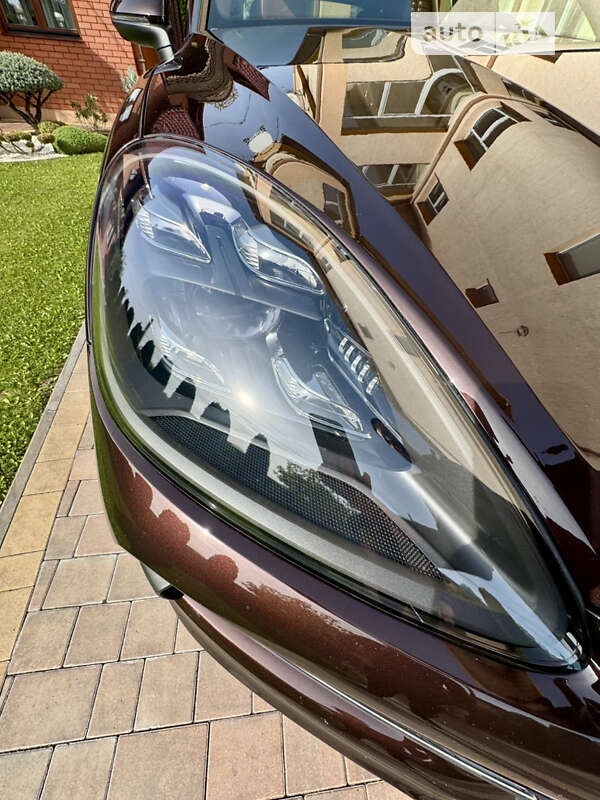 Внедорожник / Кроссовер Porsche Cayenne 2018 в Черновцах