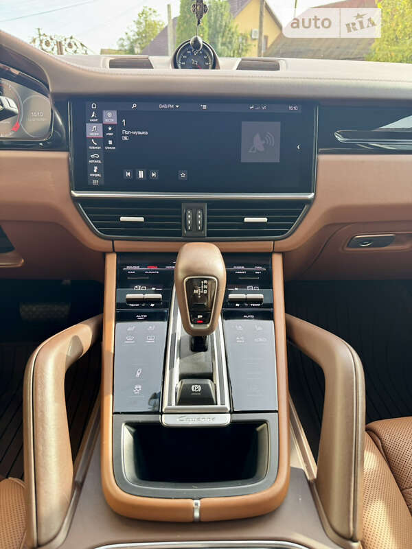 Внедорожник / Кроссовер Porsche Cayenne 2018 в Черновцах