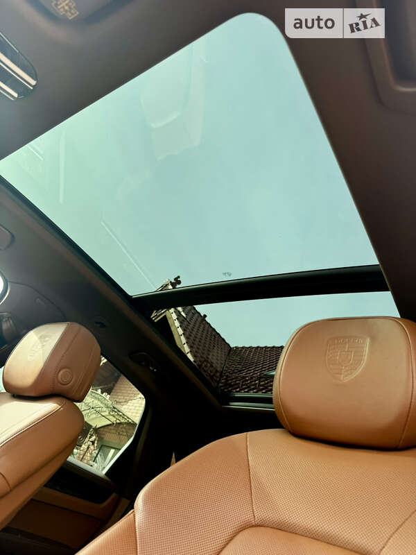 Внедорожник / Кроссовер Porsche Cayenne 2018 в Черновцах