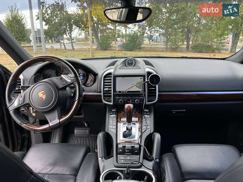 Позашляховик / Кросовер Porsche Cayenne 2013 в Бучі