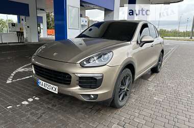 Внедорожник / Кроссовер Porsche Cayenne 2015 в Киеве