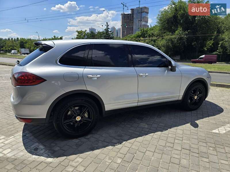 Внедорожник / Кроссовер Porsche Cayenne 2010 в Днепре