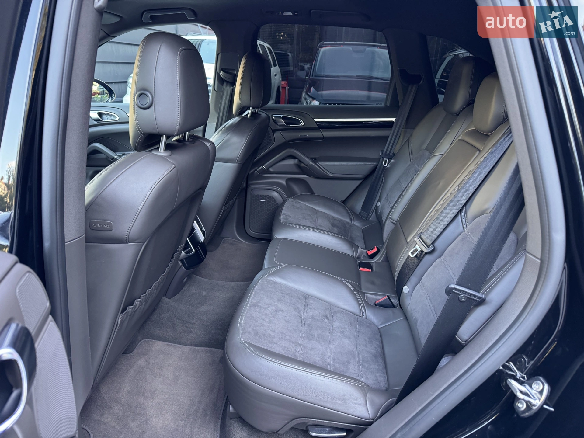 2016 Porsche Cayenne - мініатюра 11