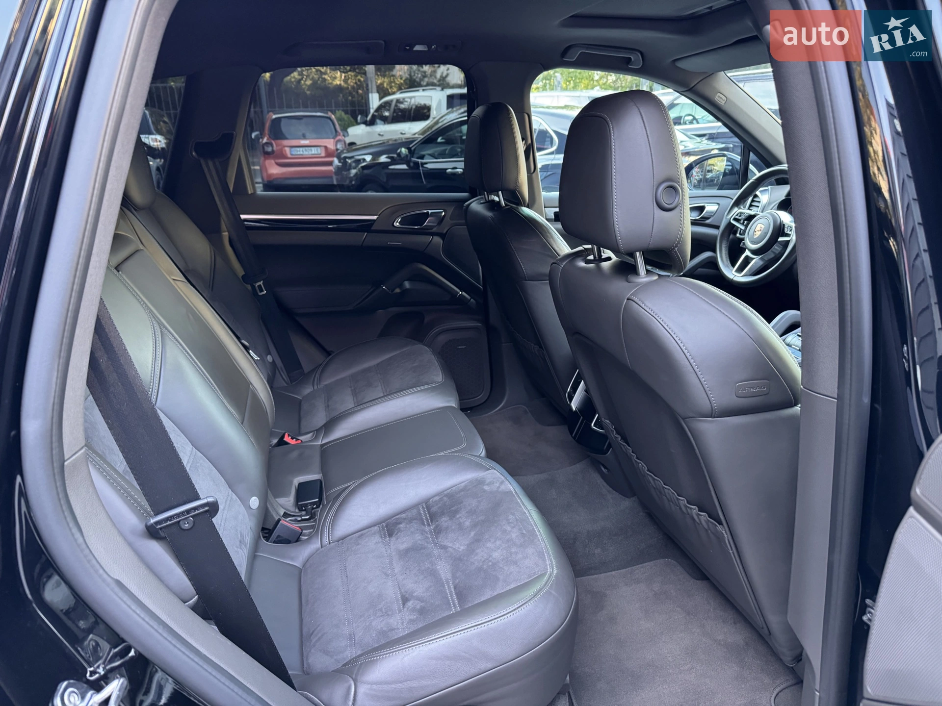 2016 Porsche Cayenne - мініатюра 12