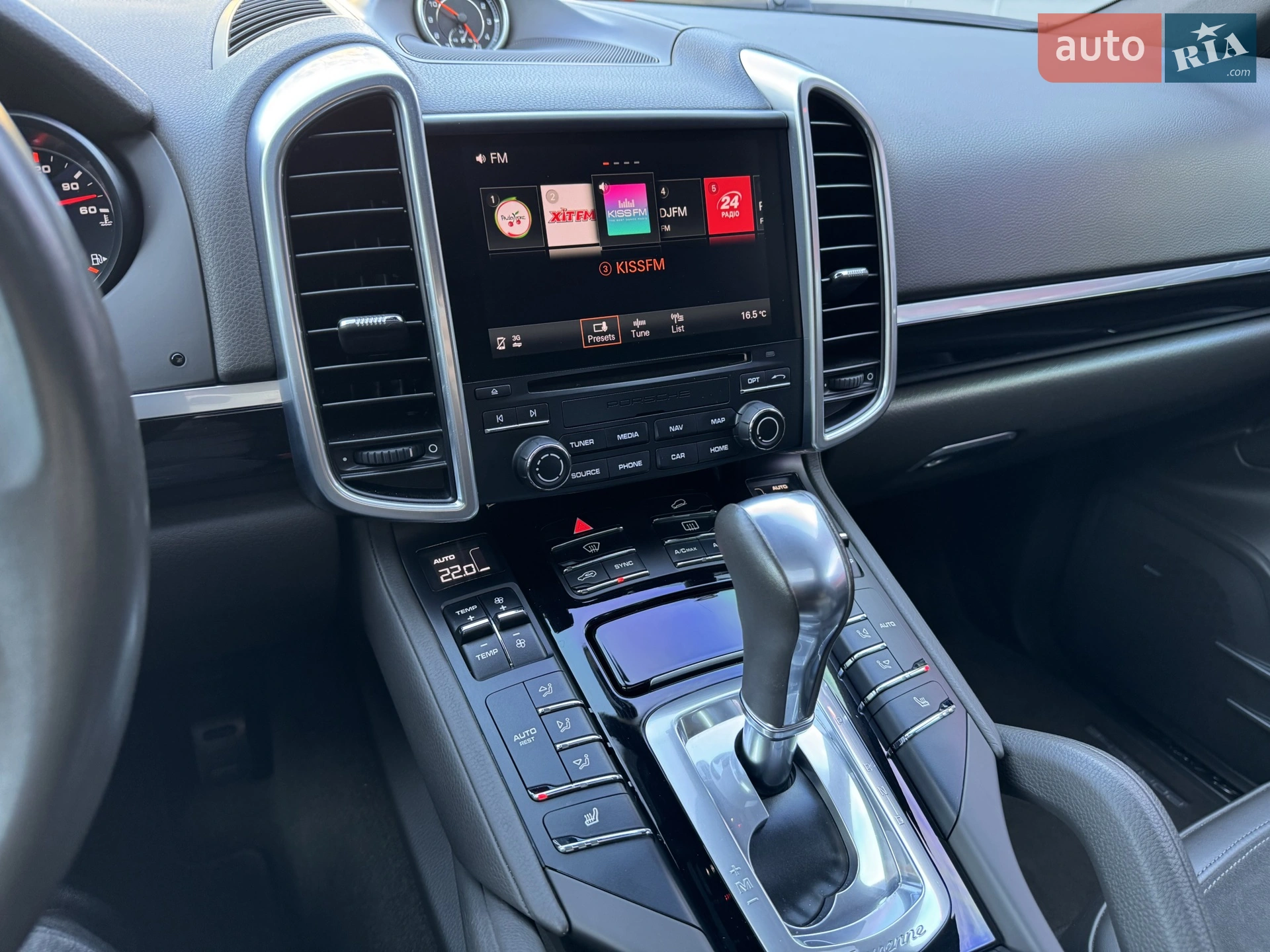 2016 Porsche Cayenne - мініатюра 19
