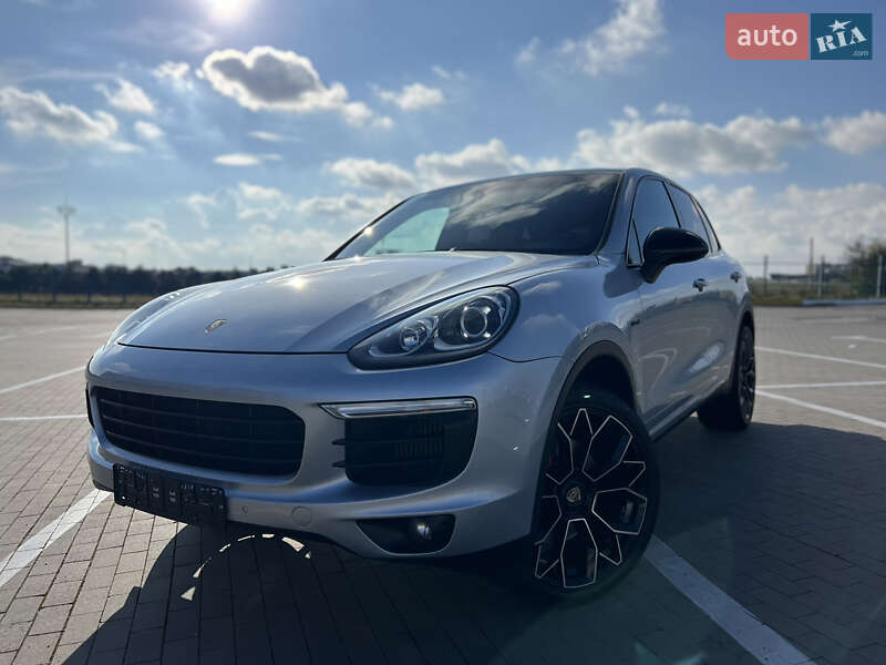 Позашляховик / Кросовер Porsche Cayenne 2015 в Одесі