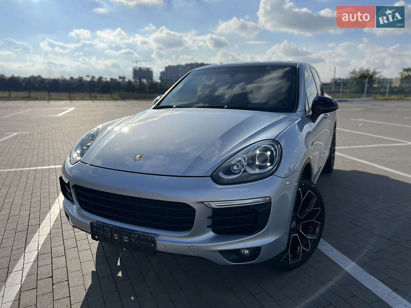 Позашляховик / Кросовер Porsche Cayenne 2015 в Одесі