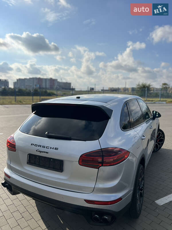 Позашляховик / Кросовер Porsche Cayenne 2015 в Одесі