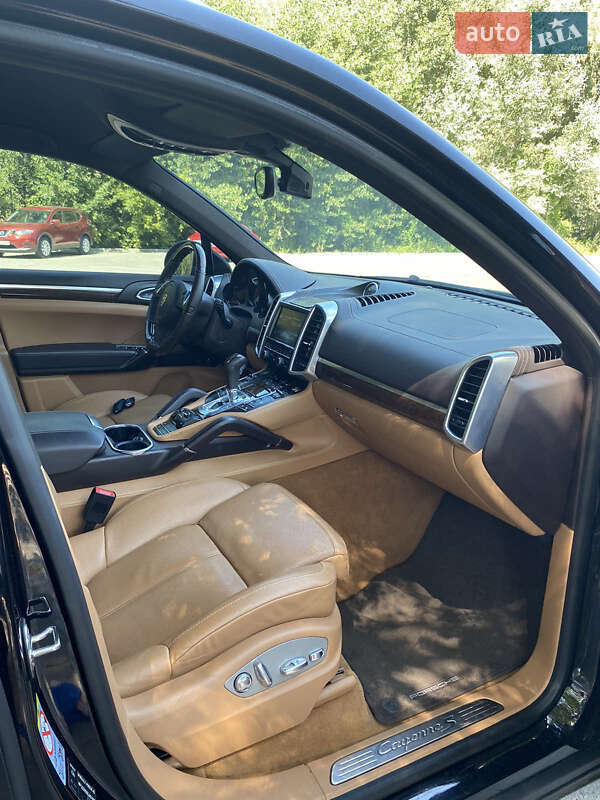 Внедорожник / Кроссовер Porsche Cayenne 2013 в Киеве