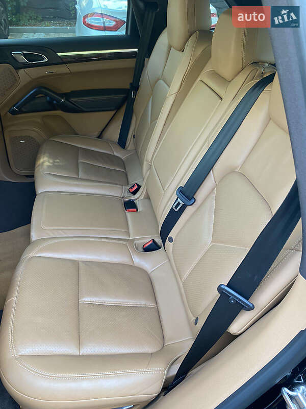 Внедорожник / Кроссовер Porsche Cayenne 2013 в Киеве