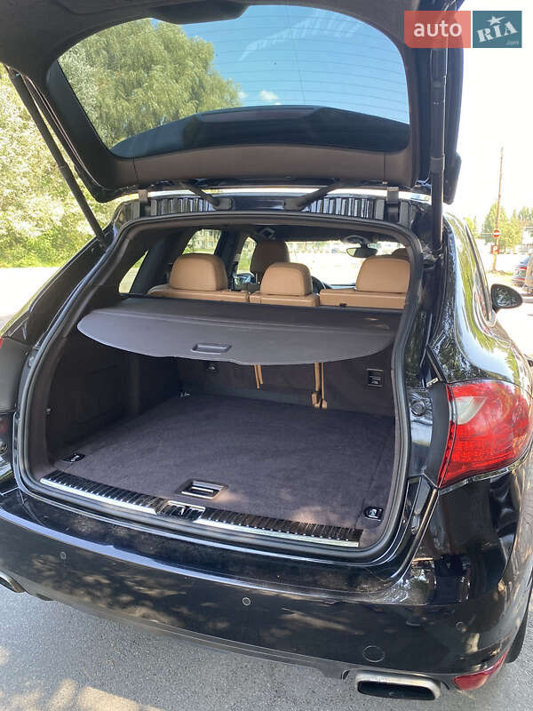 Внедорожник / Кроссовер Porsche Cayenne 2013 в Киеве