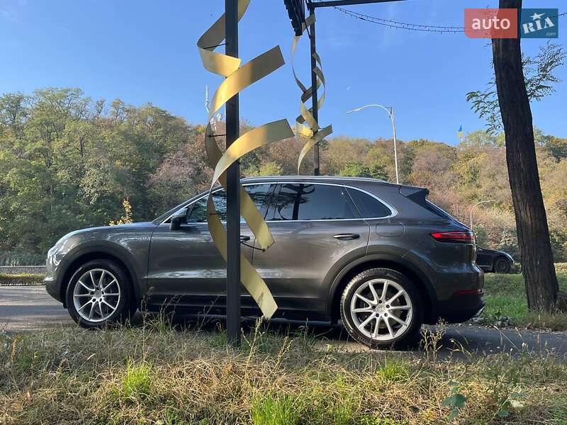 Внедорожник / Кроссовер Porsche Cayenne 2020 в Киеве