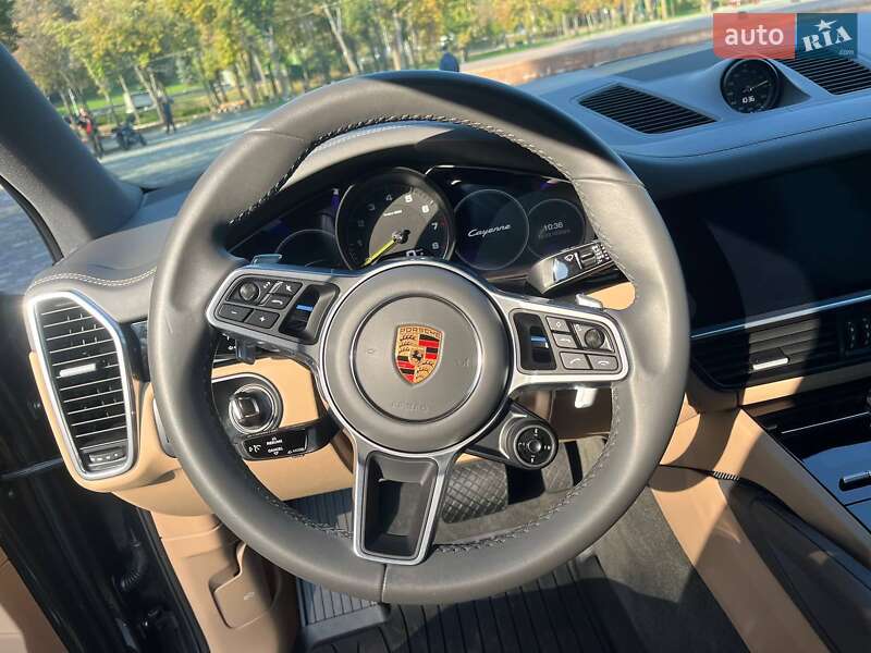 Внедорожник / Кроссовер Porsche Cayenne 2020 в Киеве