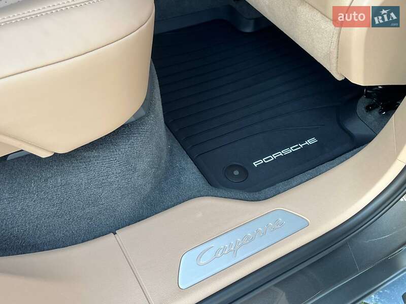 Внедорожник / Кроссовер Porsche Cayenne 2020 в Киеве
