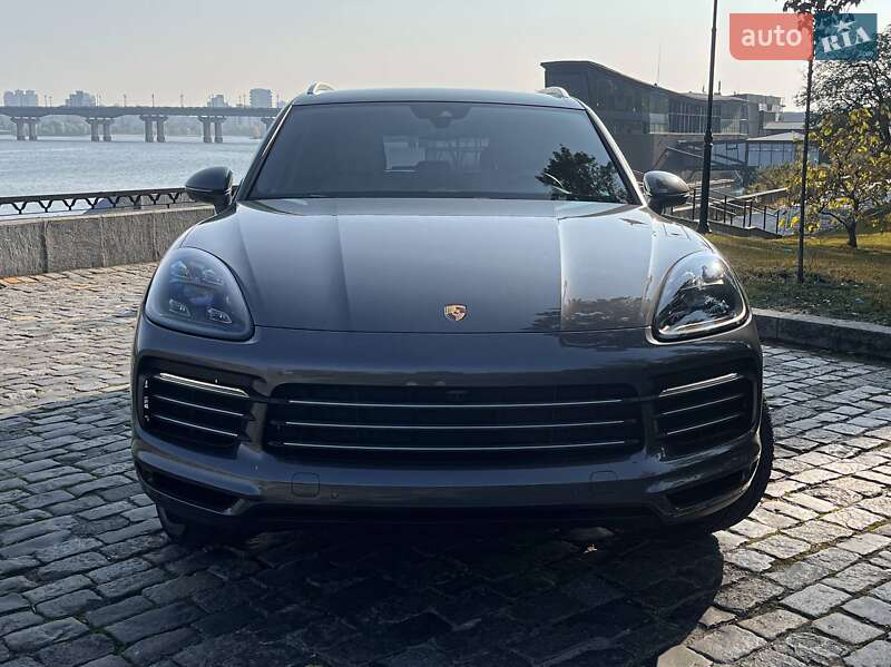 Внедорожник / Кроссовер Porsche Cayenne 2020 в Киеве