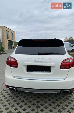 Внедорожник / Кроссовер Porsche Cayenne 2011 в 