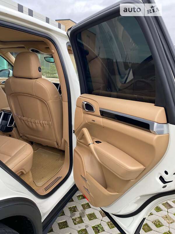 Позашляховик / Кросовер Porsche Cayenne 2011 в Хмельницькому