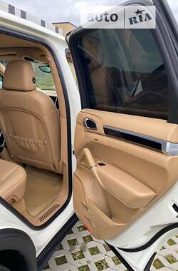 Внедорожник / Кроссовер Porsche Cayenne 2011 в 