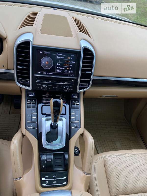 Позашляховик / Кросовер Porsche Cayenne 2011 в Хмельницькому