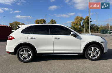 Внедорожник / Кроссовер Porsche Cayenne 2014 в Киеве