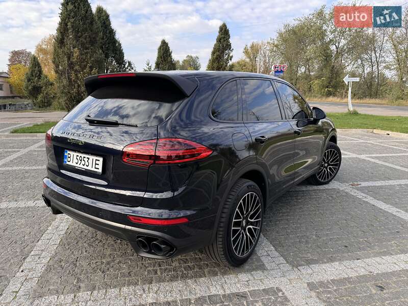 Внедорожник / Кроссовер Porsche Cayenne 2016 в Пирятине