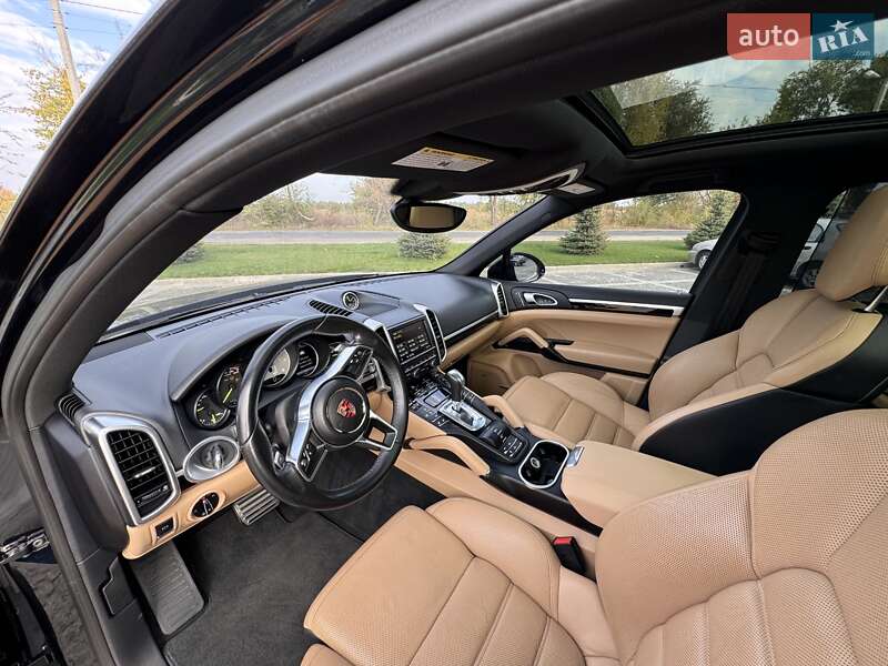 Внедорожник / Кроссовер Porsche Cayenne 2016 в Пирятине