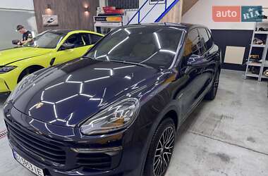 Позашляховик / Кросовер Porsche Cayenne 2016 в 