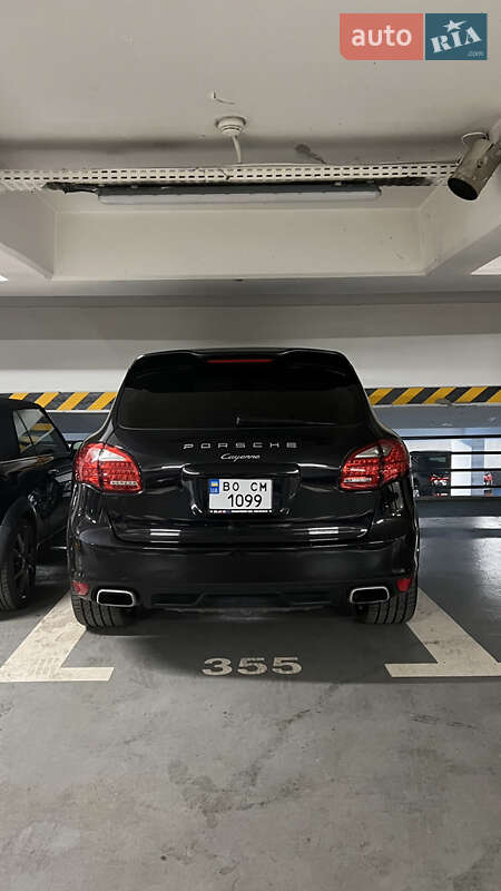 Позашляховик / Кросовер Porsche Cayenne 2013 в Тернополі