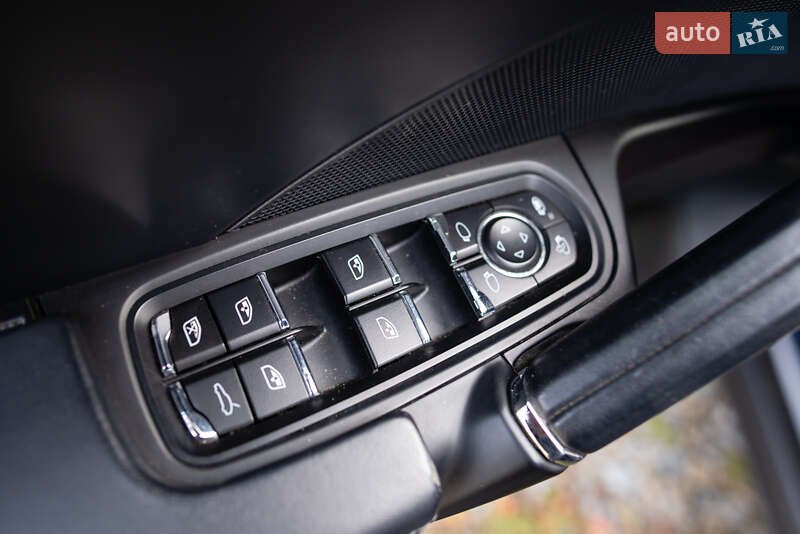 Внедорожник / Кроссовер Porsche Cayenne 2015 в Долине