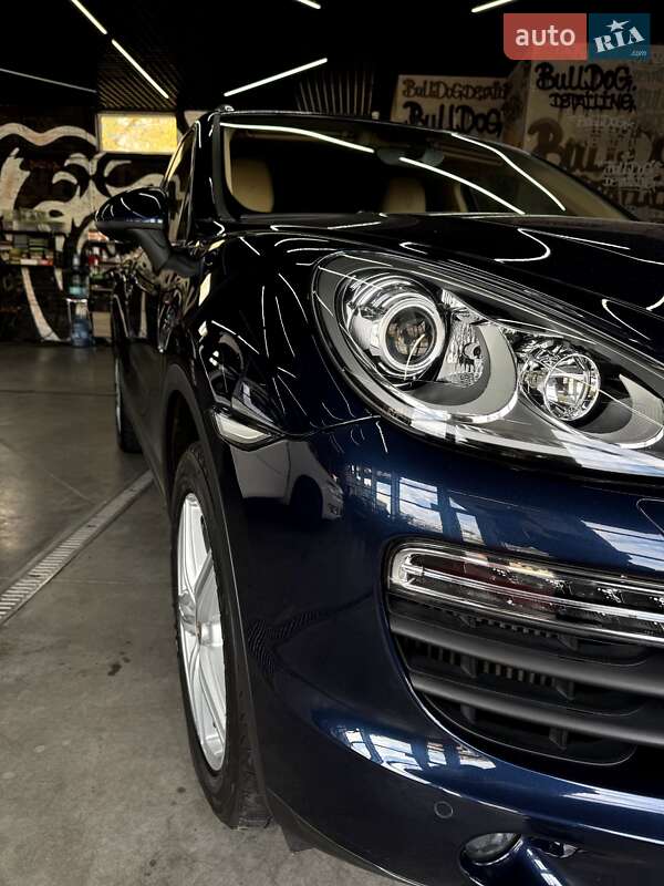 Внедорожник / Кроссовер Porsche Cayenne 2013 в Киеве