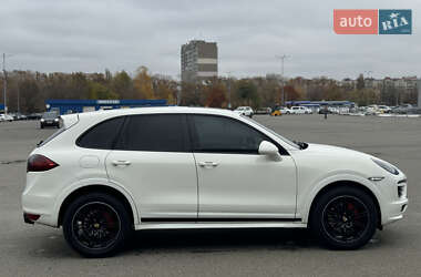 Позашляховик / Кросовер Porsche Cayenne 2011 в Києві