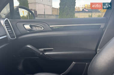 Внедорожник / Кроссовер Porsche Cayenne 2013 в 