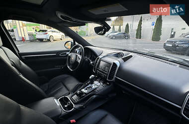 Внедорожник / Кроссовер Porsche Cayenne 2013 в 