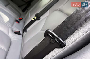 Внедорожник / Кроссовер Porsche Cayenne 2012 в 