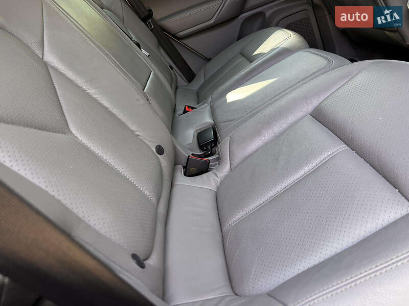 Внедорожник / Кроссовер Porsche Cayenne 2012 в Ахтырке