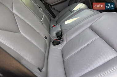 Внедорожник / Кроссовер Porsche Cayenne 2012 в 