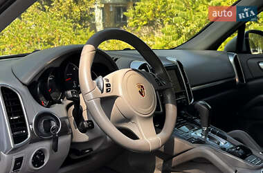Внедорожник / Кроссовер Porsche Cayenne 2012 в 