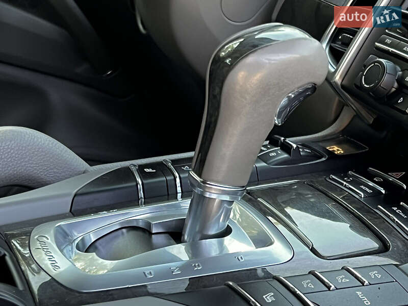 Внедорожник / Кроссовер Porsche Cayenne 2012 в Ахтырке