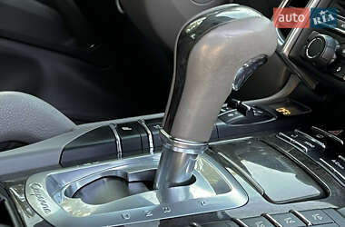 Внедорожник / Кроссовер Porsche Cayenne 2012 в 